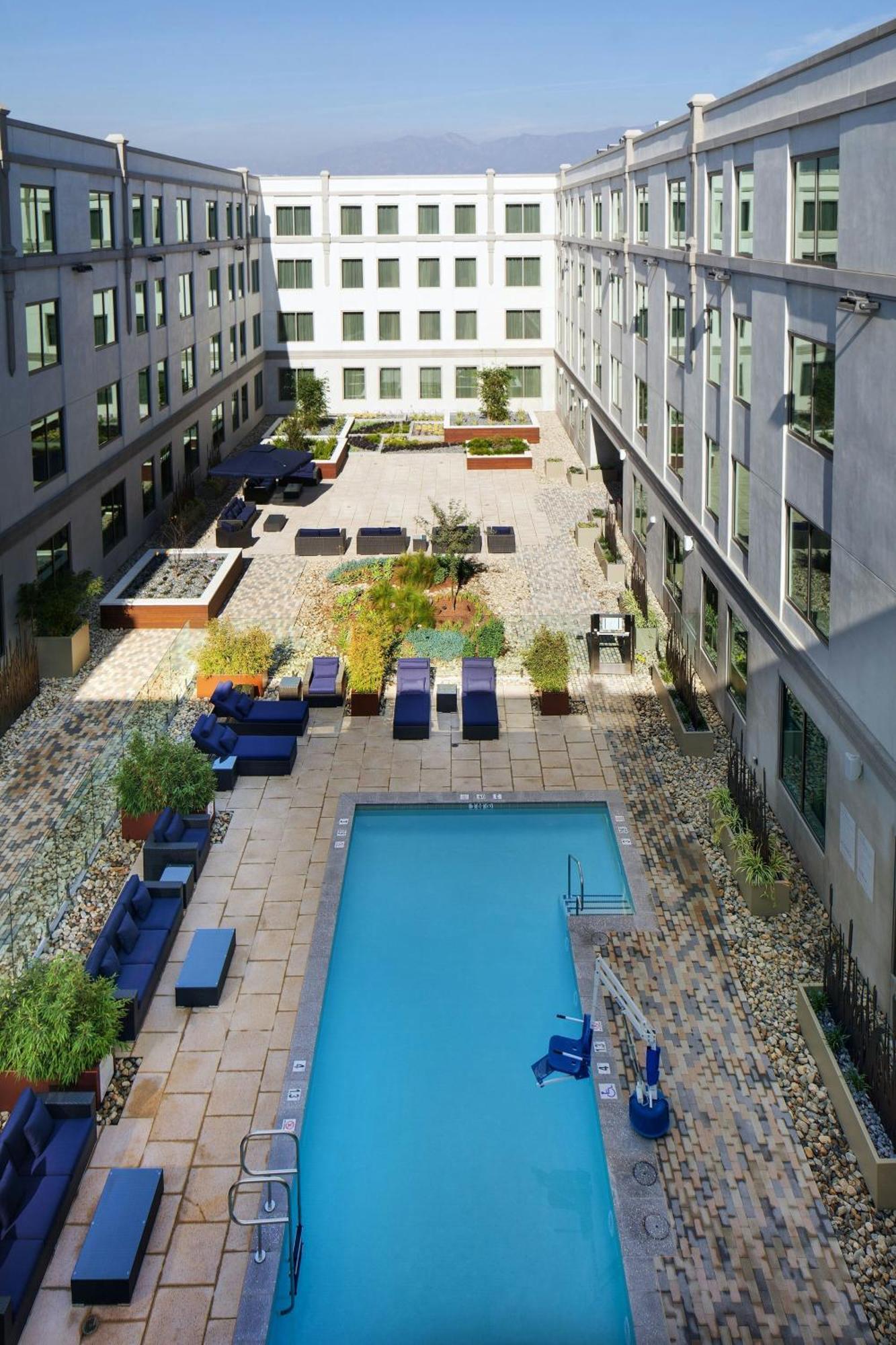 Sheraton Los Angeles San Gabriel Exterior foto